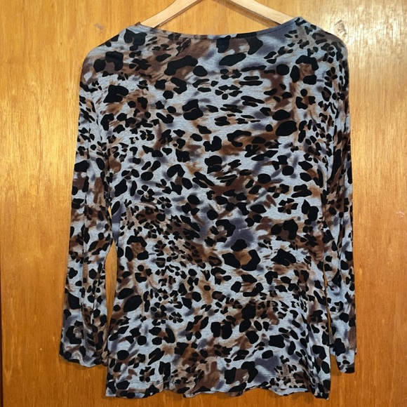 •CABLE & GAUGE•LEOPARD PRINT V NECK GATHER FRONT 3/4 SLEEVE BLOUSE SIZE XL EUC - Picture 3 of 7